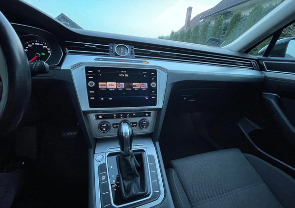 Volkswagen Passat cena 68000 przebieg: 201000, rok produkcji 2019 z Grabów nad Prosną małe 529